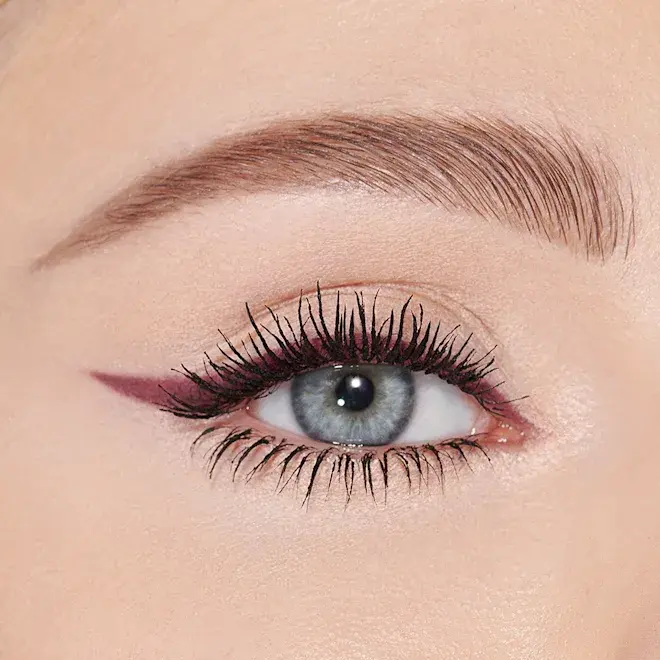 MOLLY_EYE_CLOSEUP_0121.webp