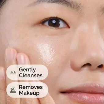 ord-squalane-cleanser-model-application-with-benefits.webp