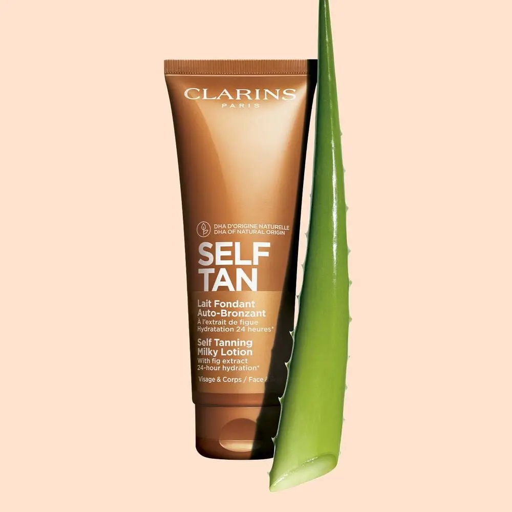 CLARINS SELF TANNING MILKY LOTIONلوشن كلارنس للتسمير الذاتي بالحليب
