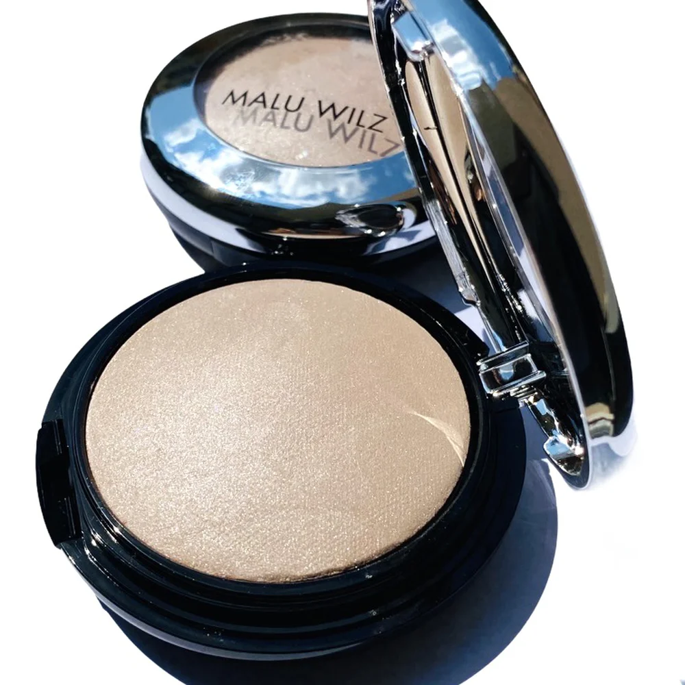 MALU WILZ LUMINIZING SKIN HIGLIGTER 01 مالو ويلز بودرة لامعة لتفتيح البشرة وإضفاء اللمعان عليها