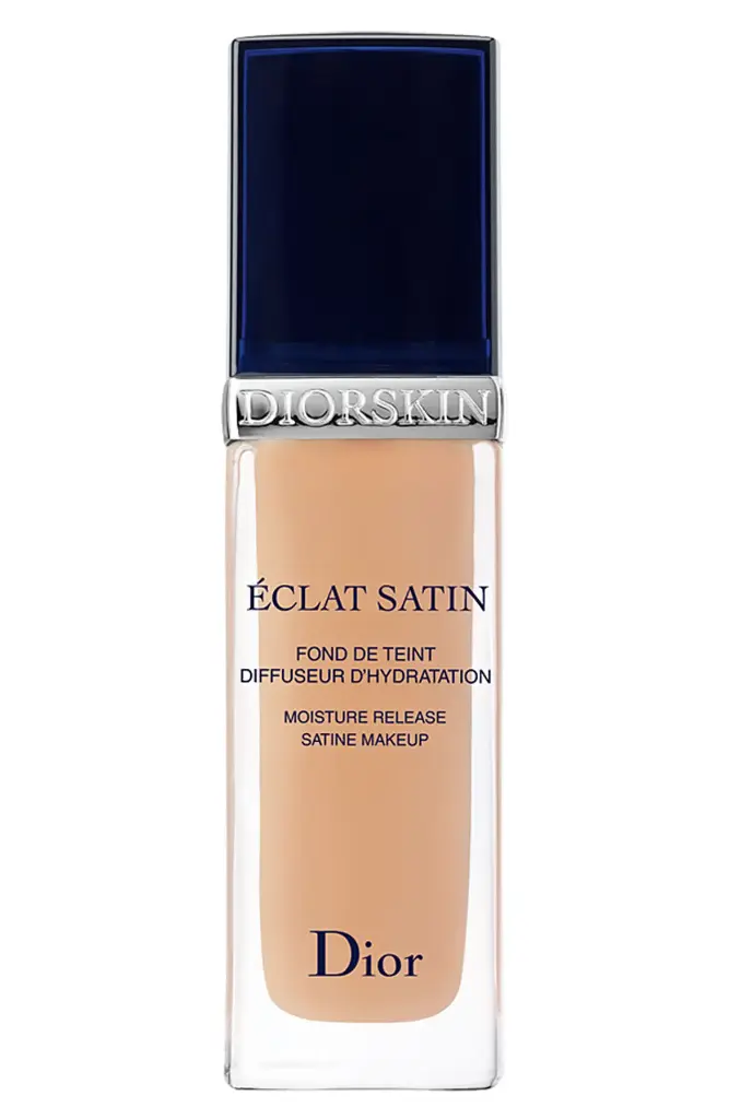 DIOR SKIN  ECLAT SATIN 102 PORCELAIN 30ML ديور سكين ايكلات ساتين 102 بورسلين 30 مل