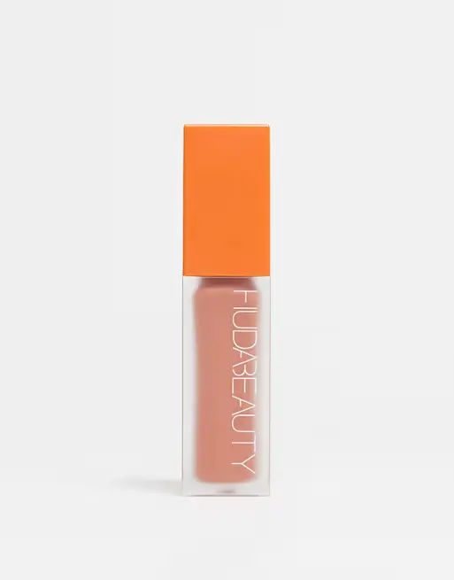 HUDABEAUTY lyche corrector  