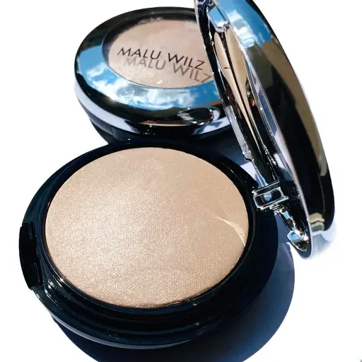 MALU WILZ LUMINIZING SKIN HIGLIGTER 01 مالو ويلز بودرة لامعة لتفتيح البشرة وإضفاء اللمعان عليها