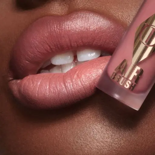   Charlotte Tilbury Airbrush Flawless Lip Blur |  