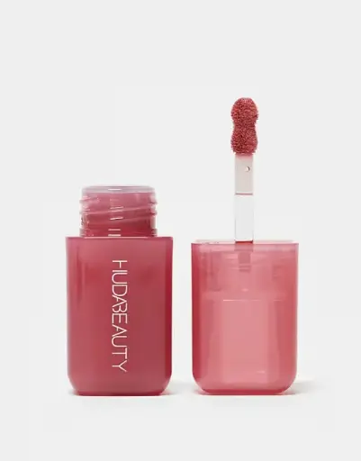 HUDA BEAUTY strawberry cream liquid blush 