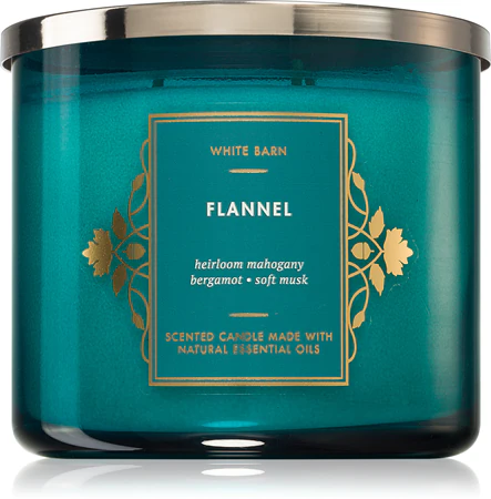 Bath & Body Works Flannel scented candle |